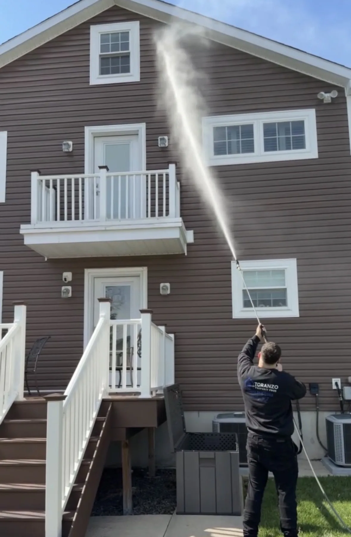 Soft Washing in Dumont: Low-pressure rig in action